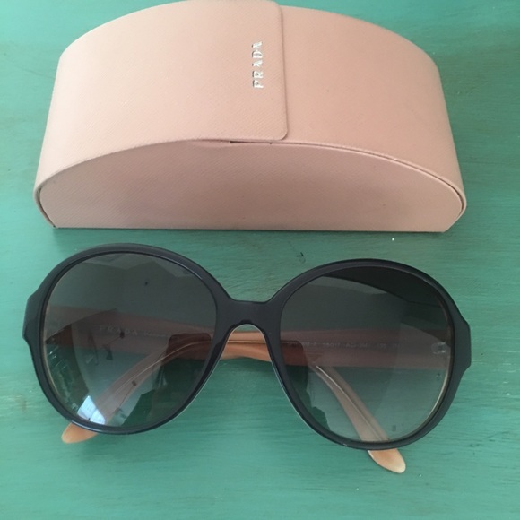 Prada sunglasses Real!!! - Picture 7 of 7